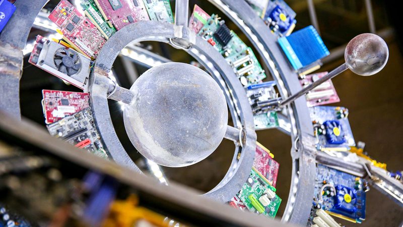注塑车间智能化改造：揭秘设备选型的关键要素**